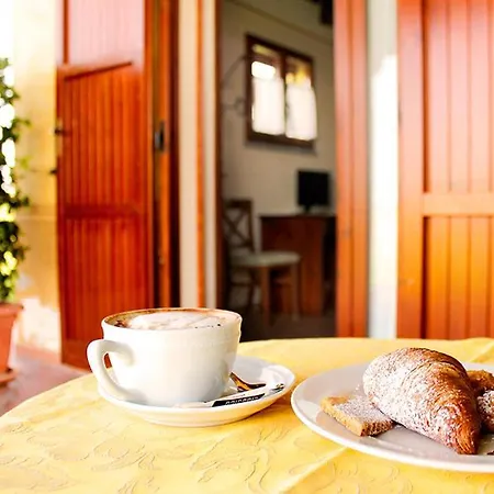 Agriturismo Giuncola&granaiolo Farm stay *
